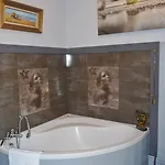 Prieure De Las Canals Otel *