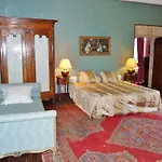 Prieure De Las Canals Otel *